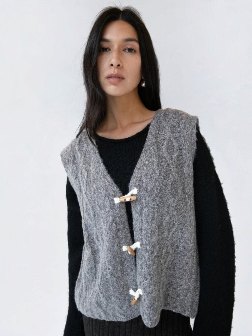 NWT OAK+FORT CABLE KNIT VEST WITH TOGGLES SIZE S